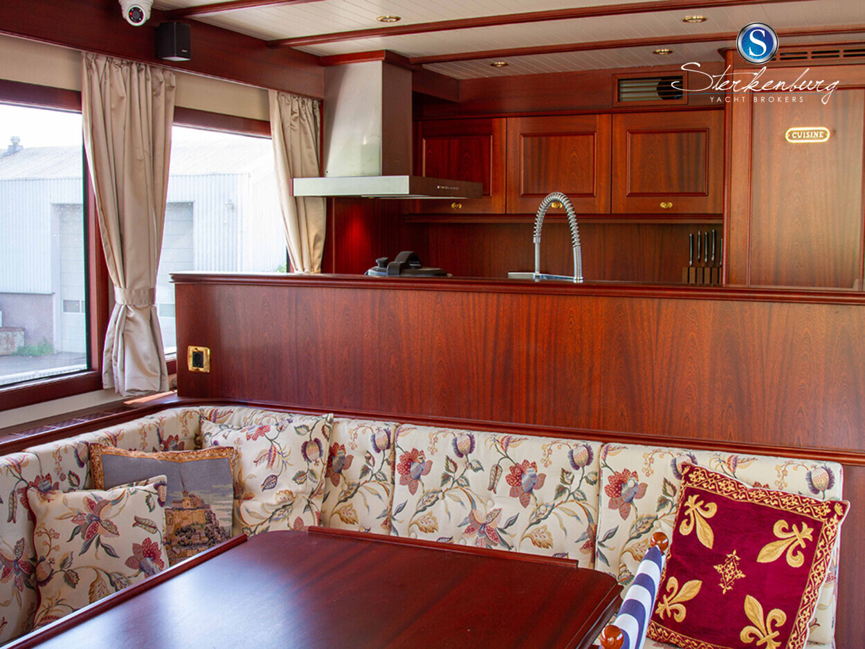 foto: 10 Alm Delfino 60