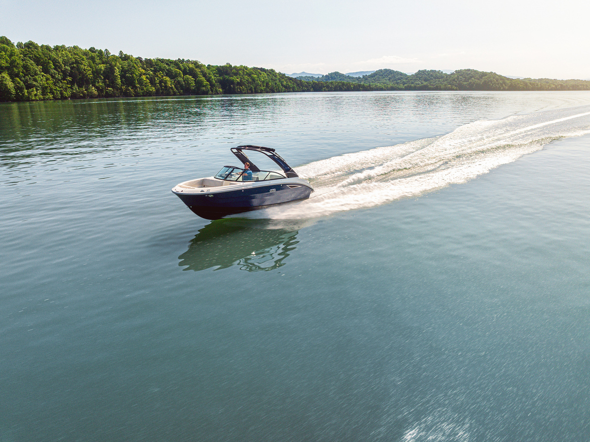 foto: 6 Sea Ray SDX 230