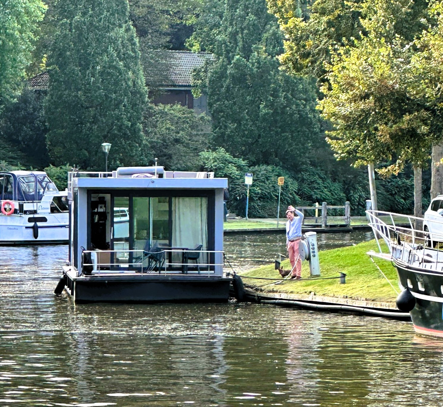 foto: 10 Houseboat Friesland 12.75 X 4.50 (inboard Engine)