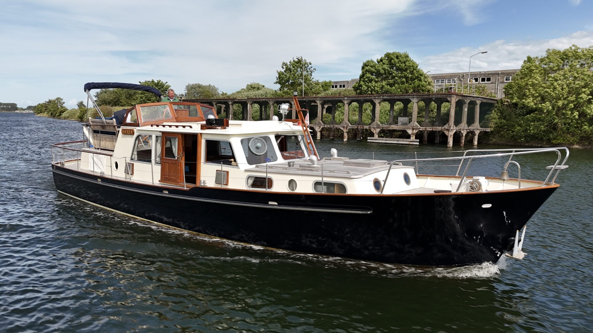 foto: 9 Gillissen Gillissen Rondspant Trawler 13.50 AK