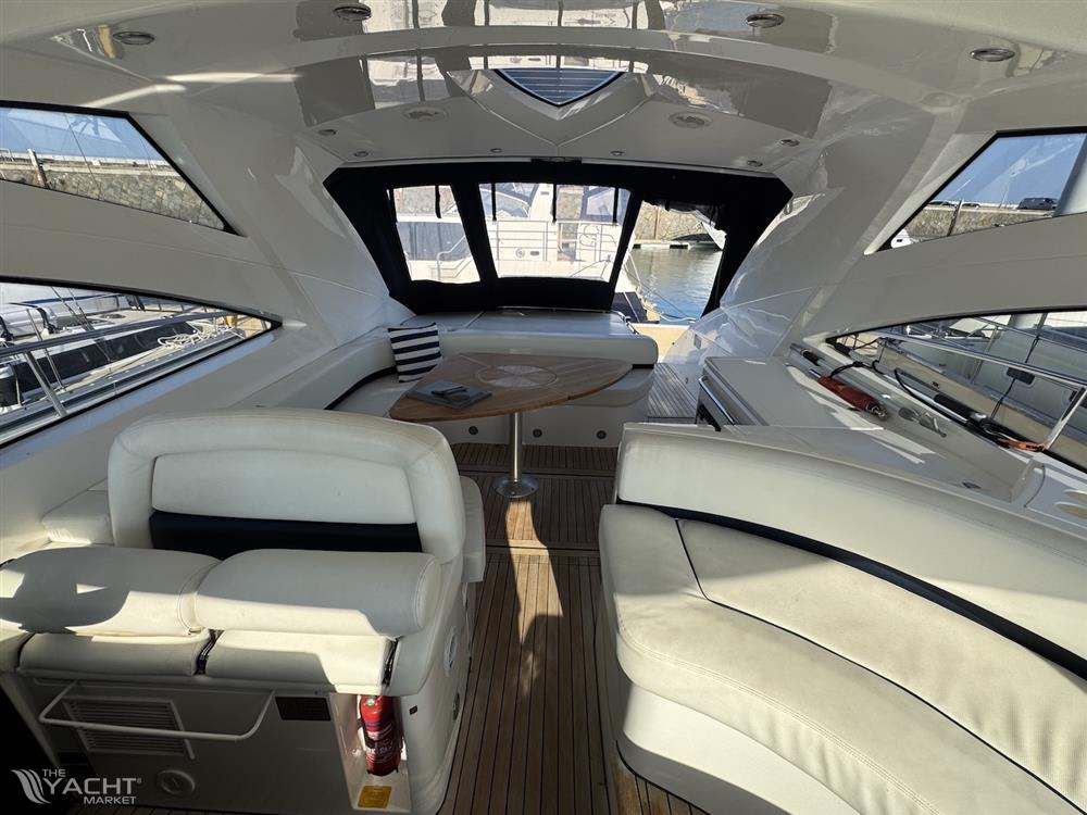 foto: 5 Fairline 47 targa