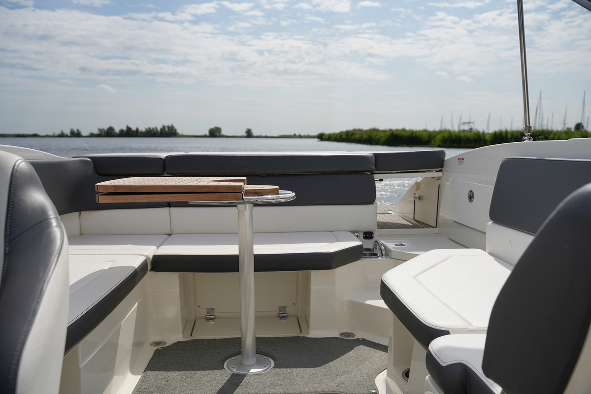 foto: 7 Sea Ray  SPX 230
