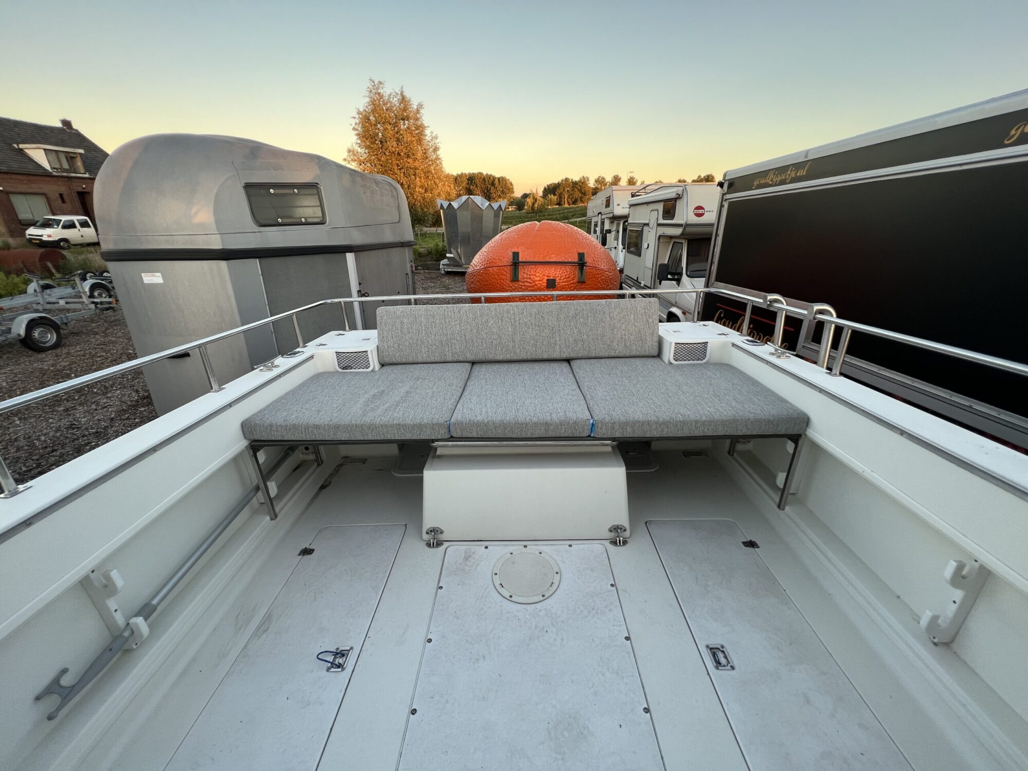 foto: 5 Celebrity Celebrity 2500 Fish Hawk