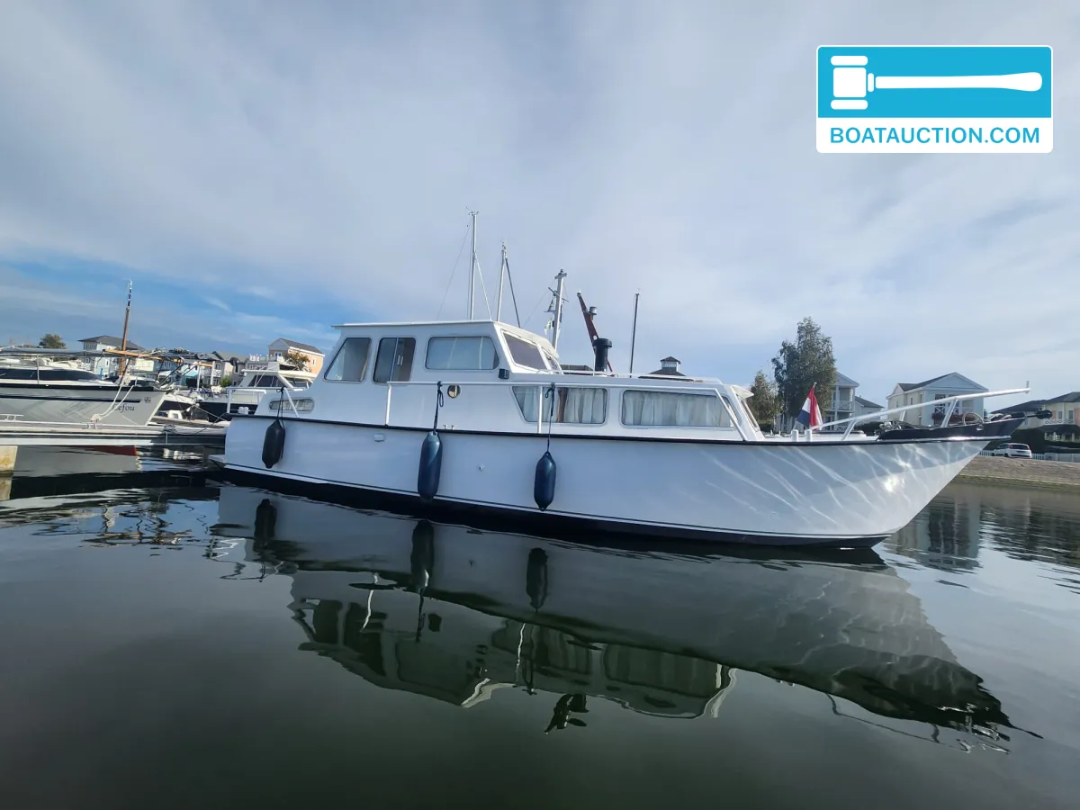 foto: 6 Motorboat 1050