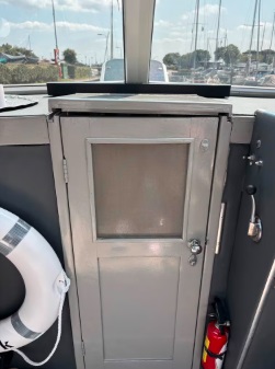 foto: 5 Chris Craft Cavalier 28