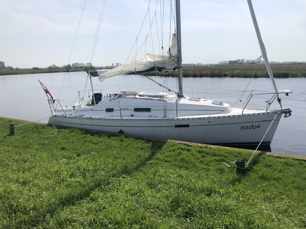 foto: 6 Beneteau Oceanis 281