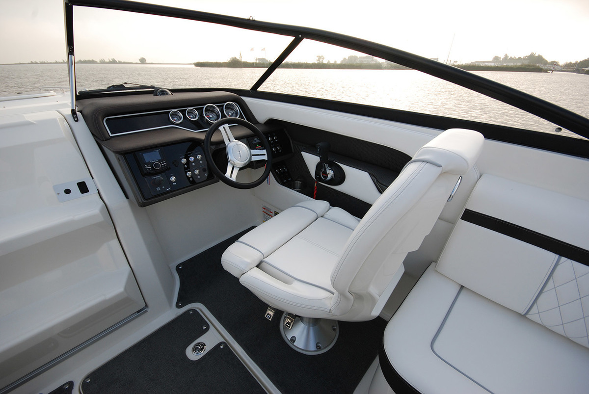 foto: 9 Sea Ray Sun Sport 250