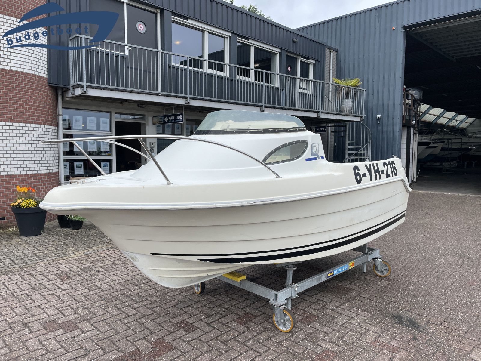 Quicksilver 420 Cabin