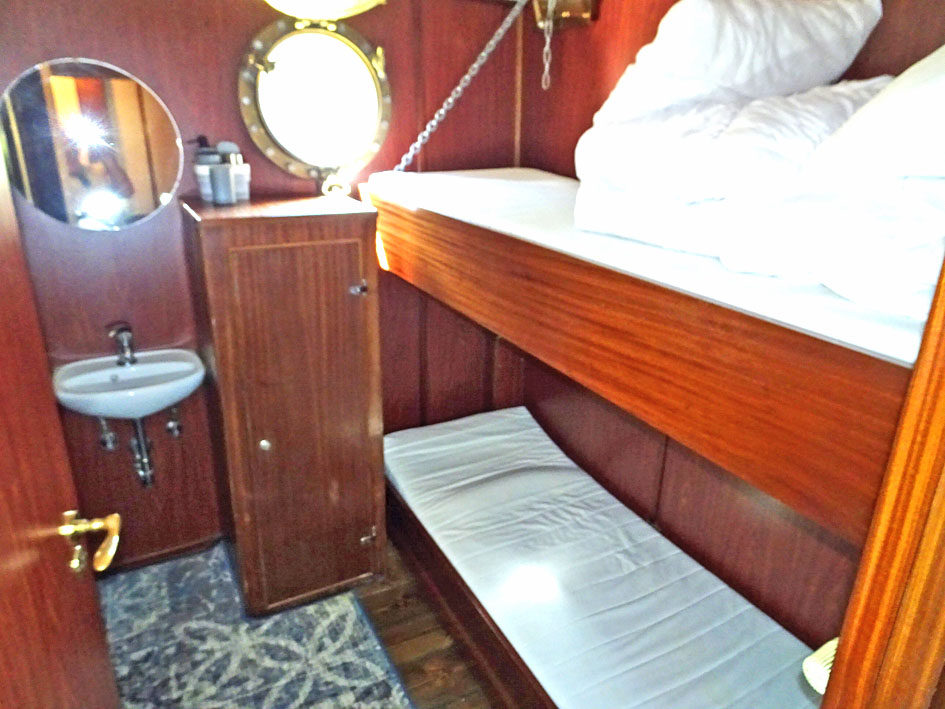 foto: 16 3 mast Charterschip / Evenementenboot 44 nachtgasten, 150 daggasten