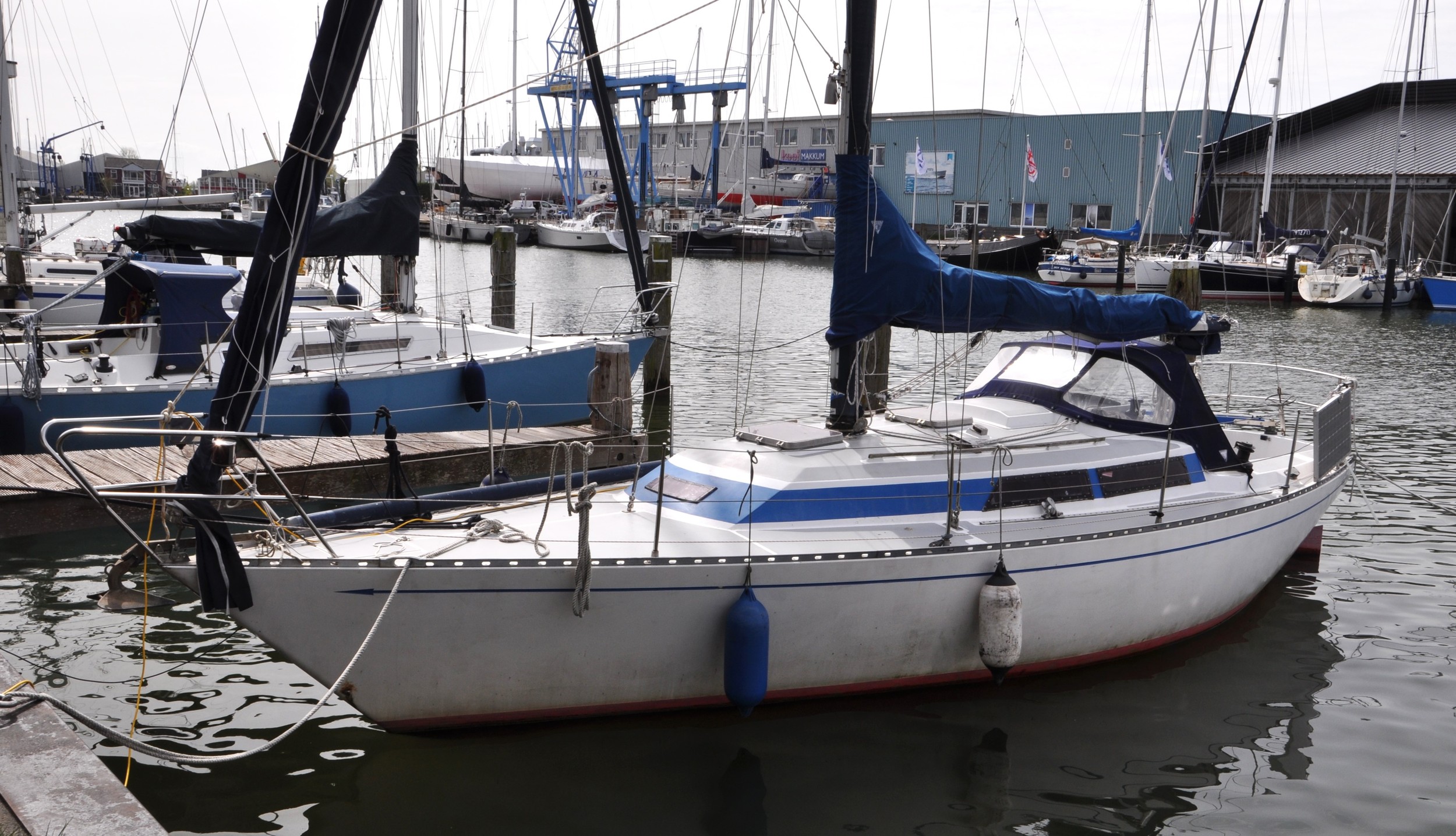 foto: 6 Standfast 33