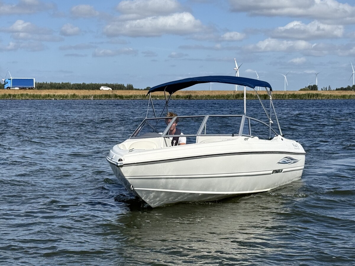 foto: 8 Stingray 195RX