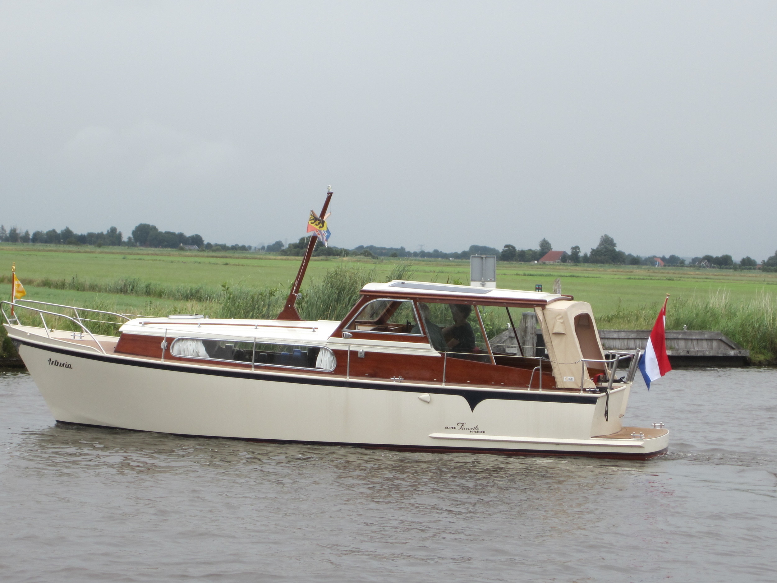 foto: 9 Super Favorite 860 OK