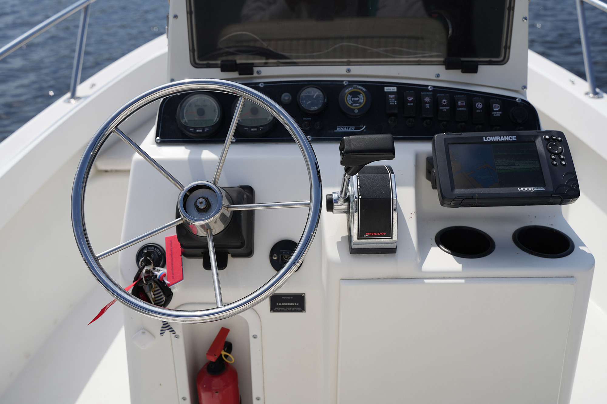 foto: 7 Boston Whaler 180 Outrage