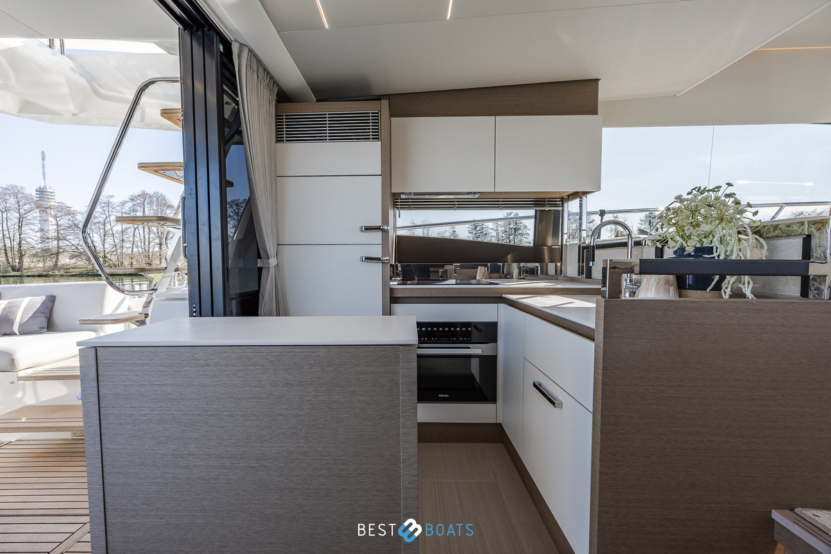 foto: 16 Prestige 520 FLY