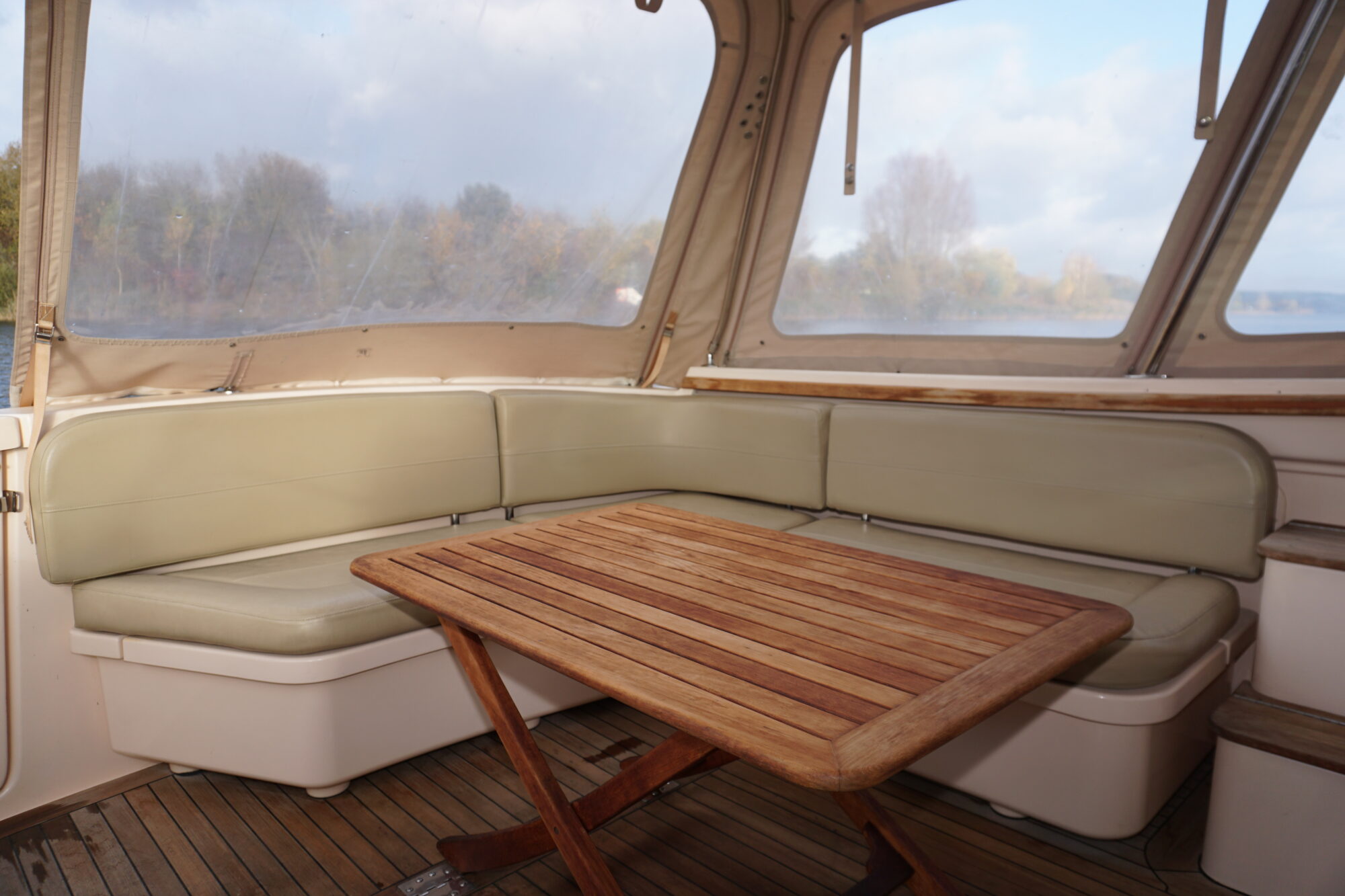 foto: 7 Island Packet Island Packet Craft 360 Express