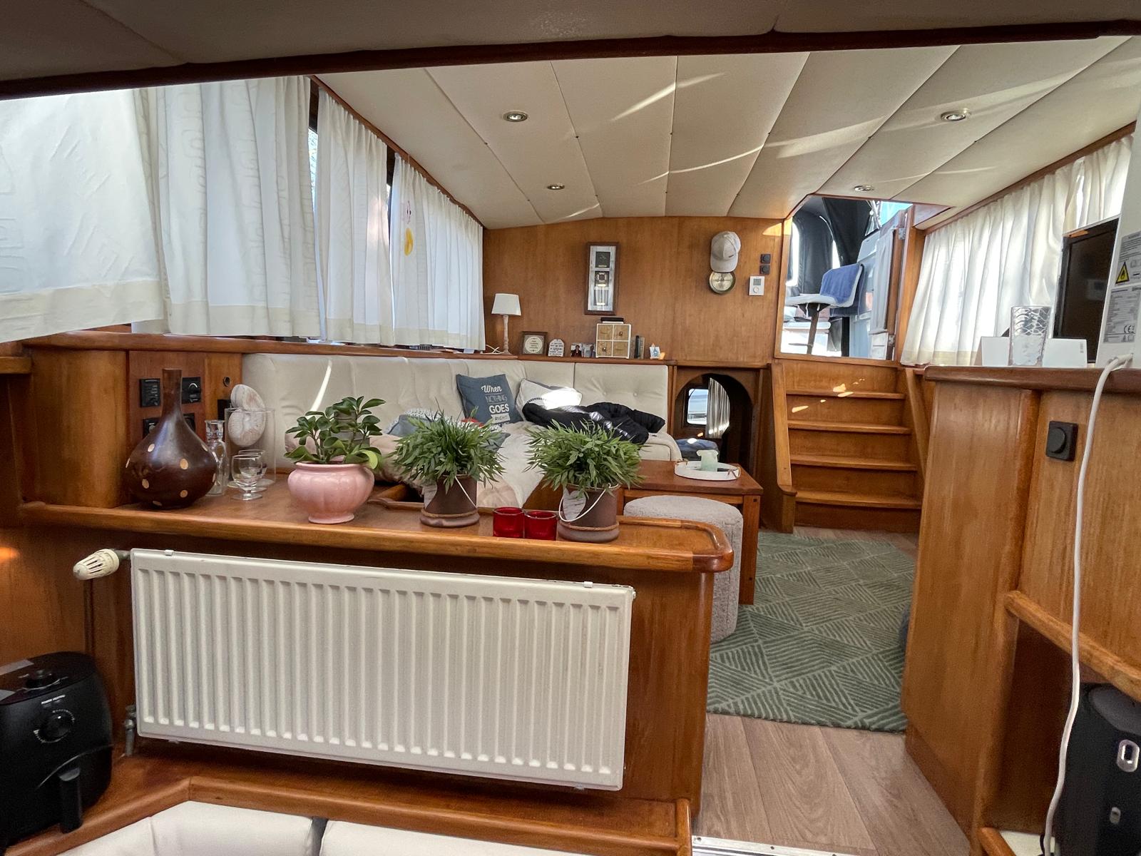 foto: 6 Valk  Voyager ( Woonboot )