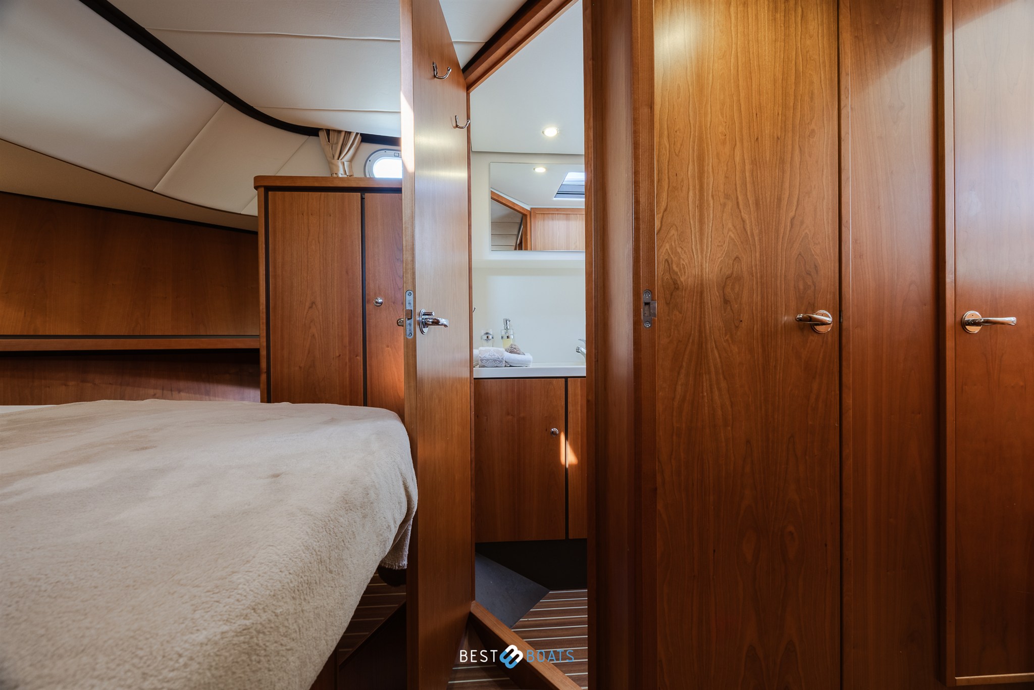 foto: 6 Linssen Grand Sturdy 43.9 AC