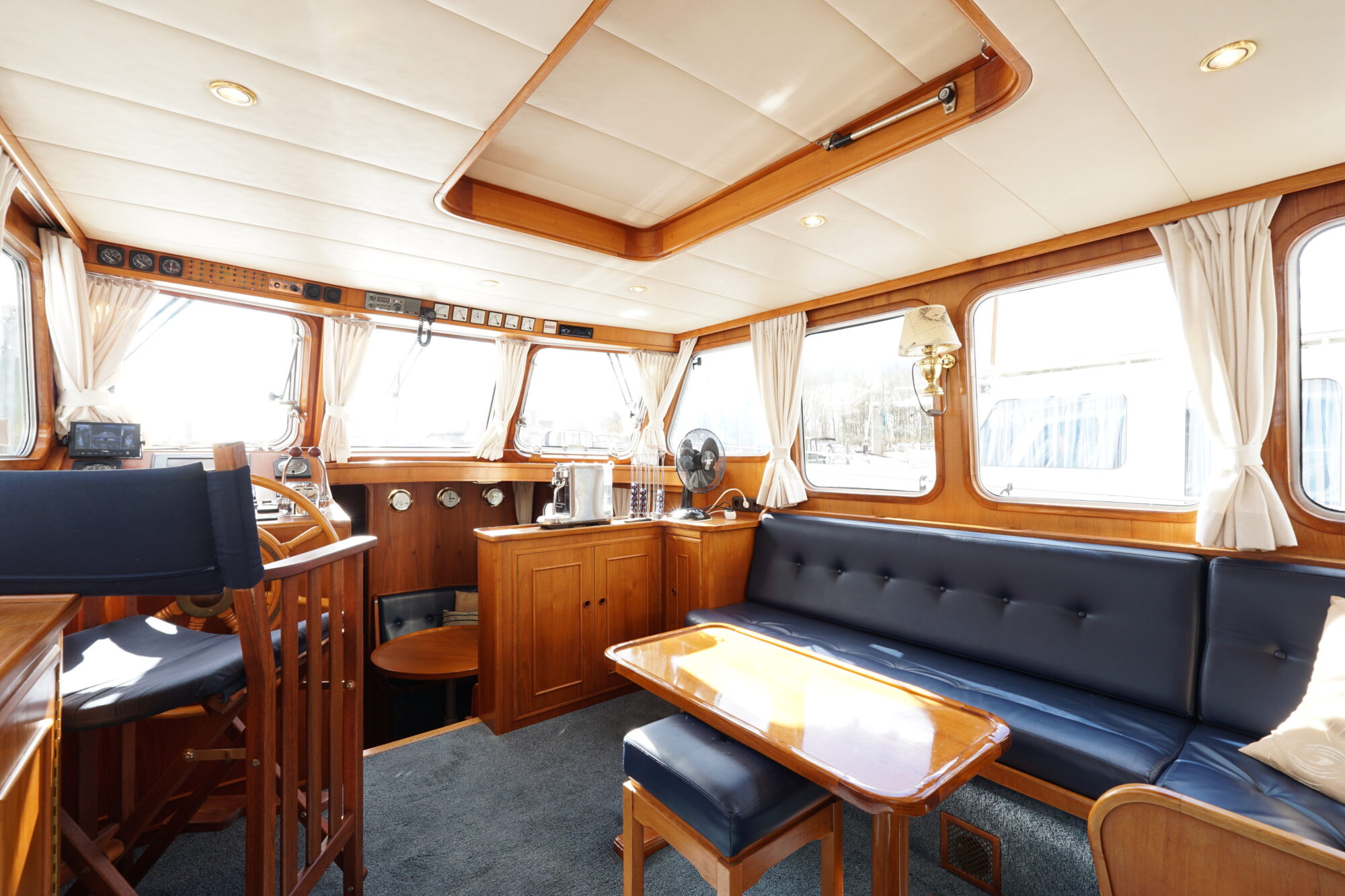 foto: 7 Damen Damen Pushy Cat 15.00 AK Cabrio