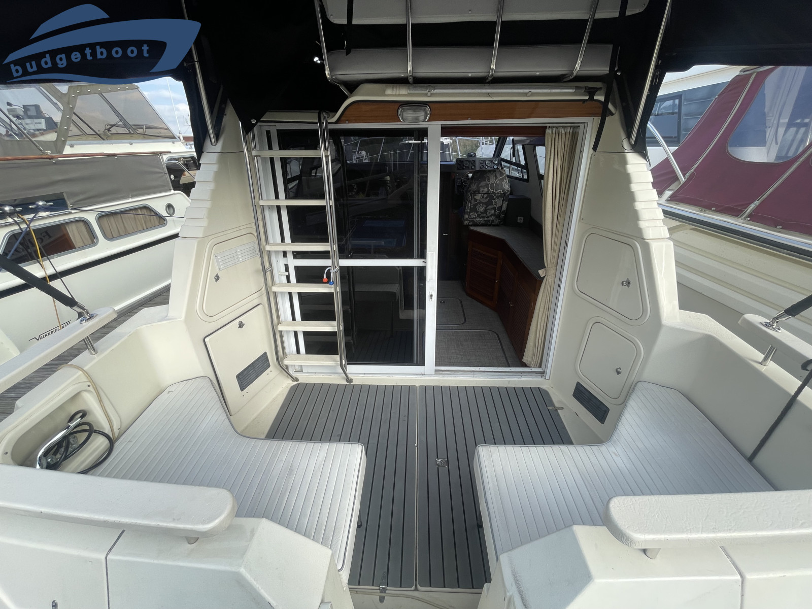 foto: 5 Sealine 305 Flybridge