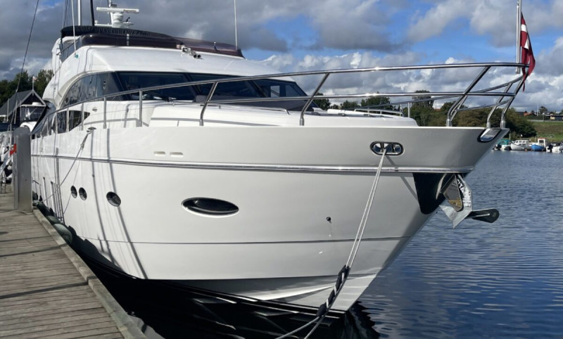 foto: 19 Princess 72 FLY