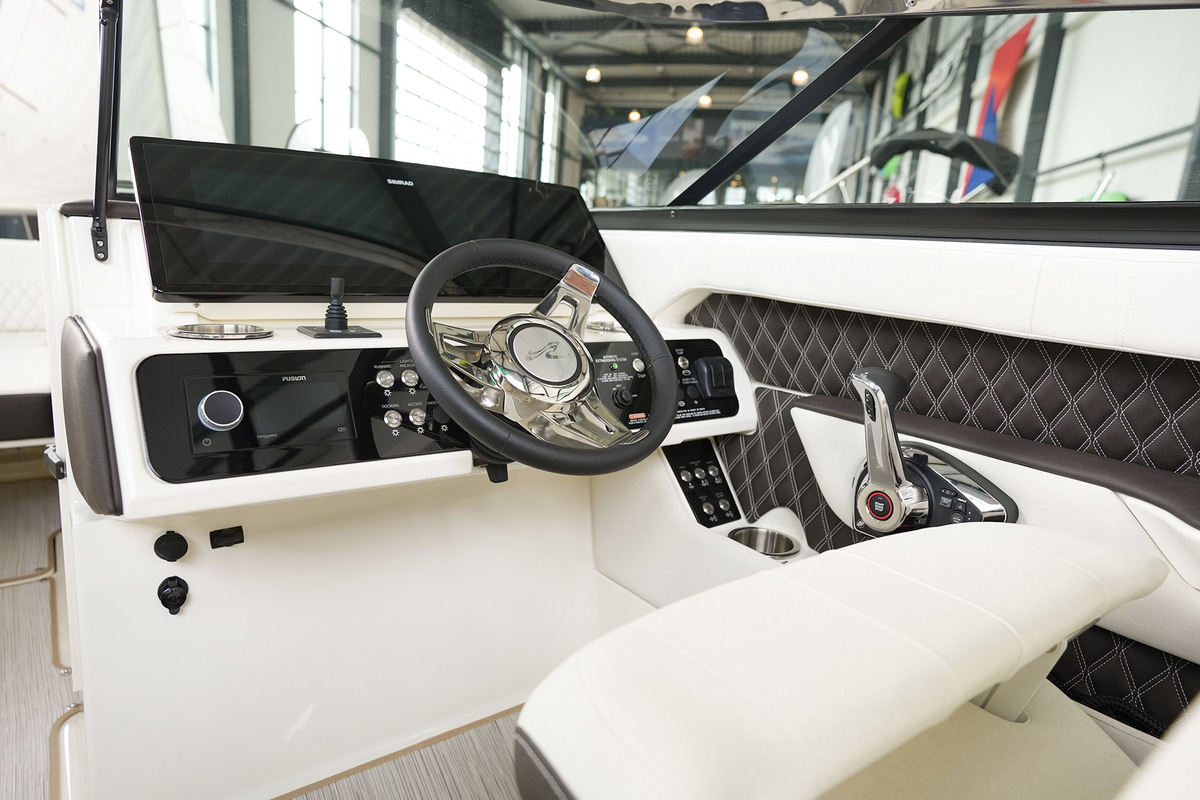 foto: 6 Sea Ray SLX 250