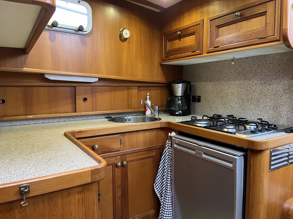 foto: 5 Blauwe Hand Trawler 1400