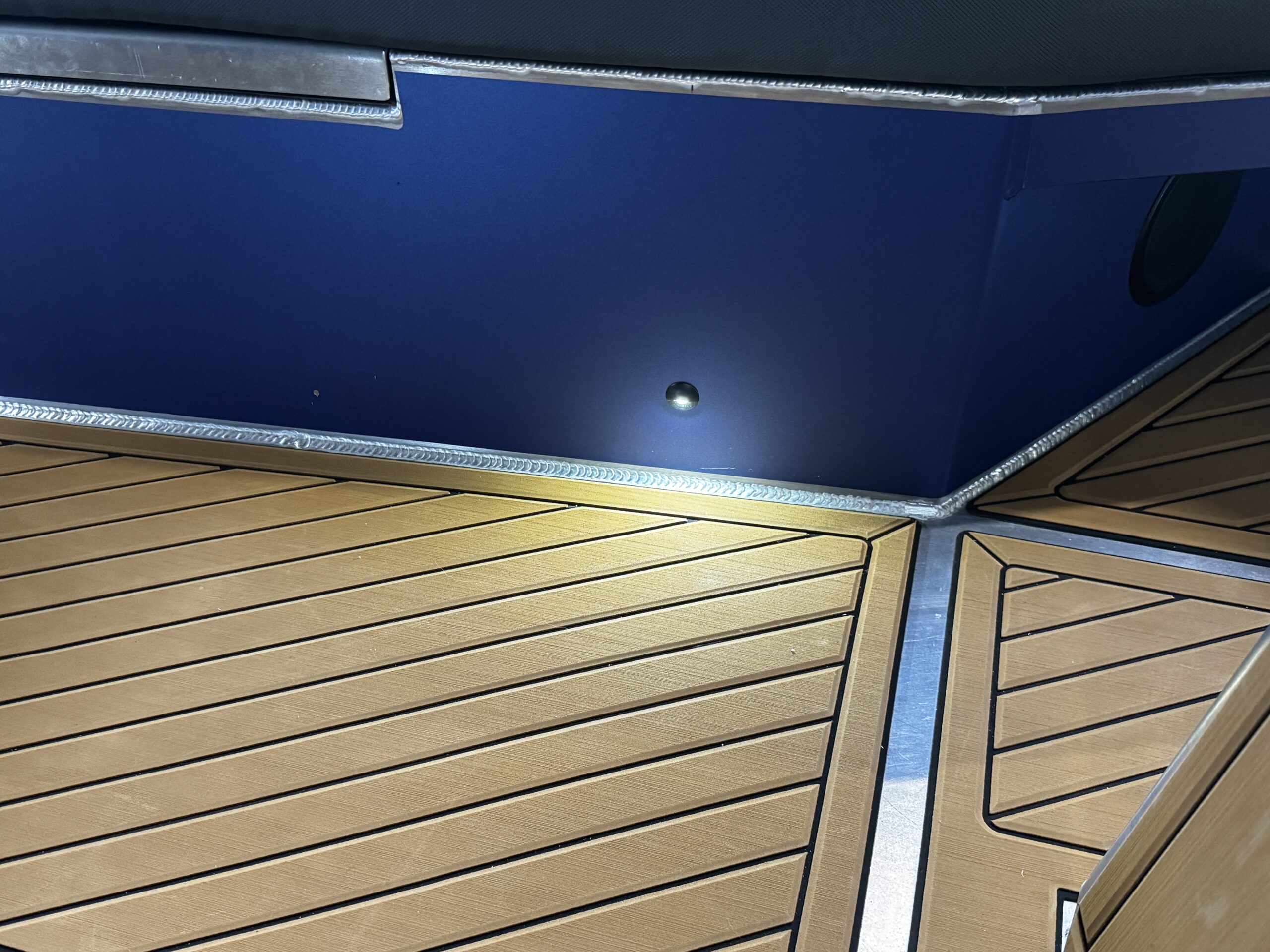 foto: 5 Qualia QT 22 Outboard