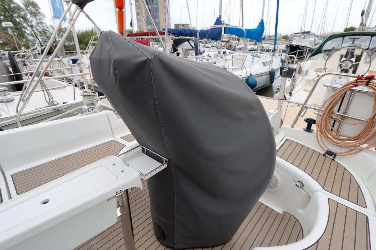 foto: 30 Beneteau Oceanis 423 Clipper 