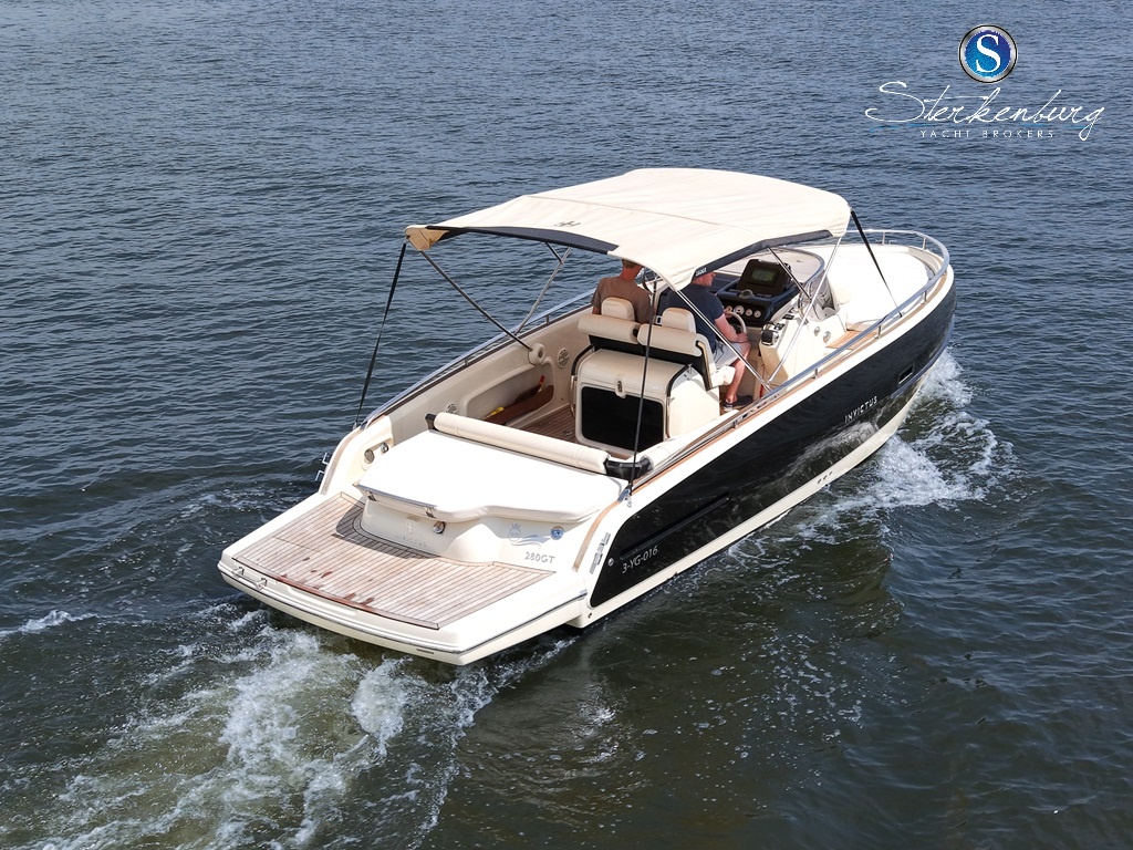foto: 9 Invictus 280 GT