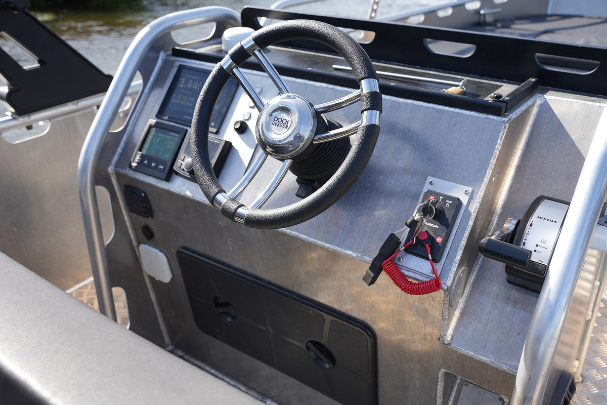 foto: 6 Dock Steel 650