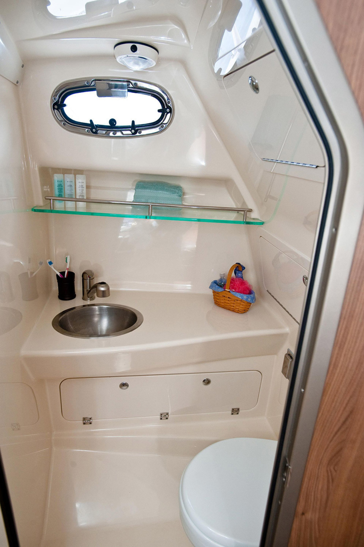foto: 5 Boston Whaler 285 Conquest