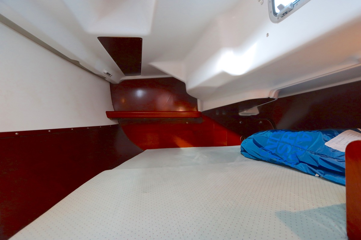foto: 7 Beneteau Oceanis Clipper 331 Lifting keel