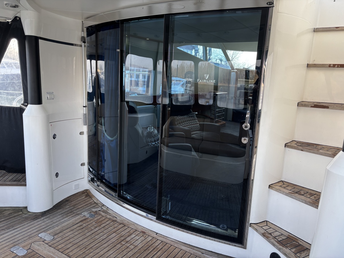 foto: 6 Fairline Squadron 52