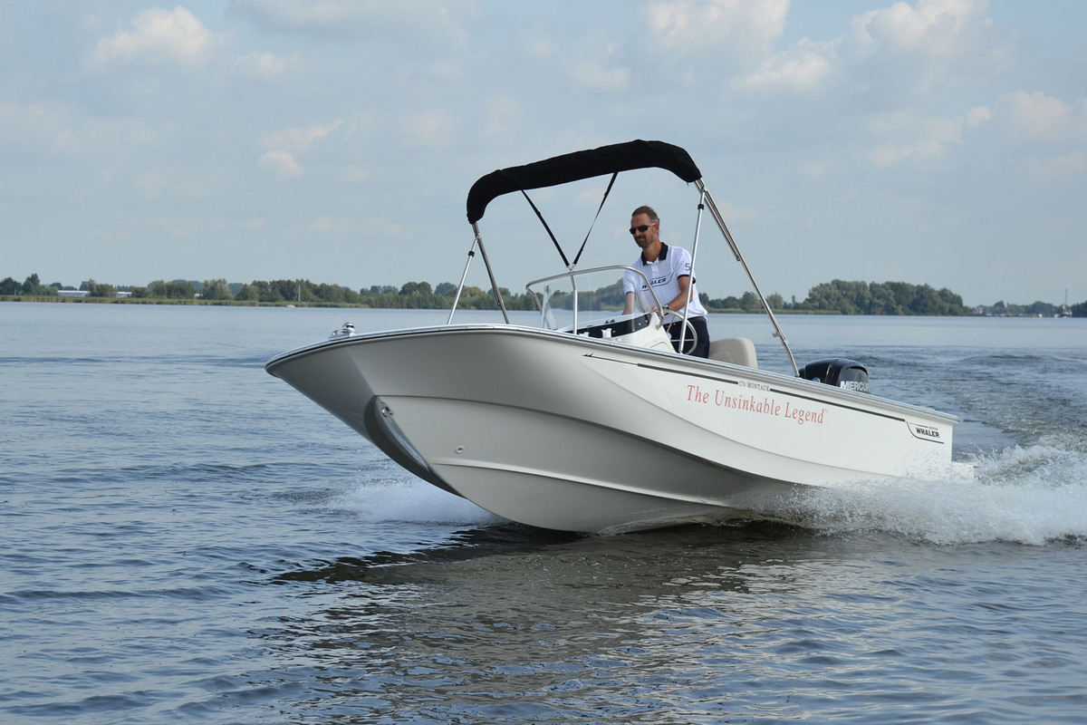 foto: 6 Boston Whaler 170 Montauk