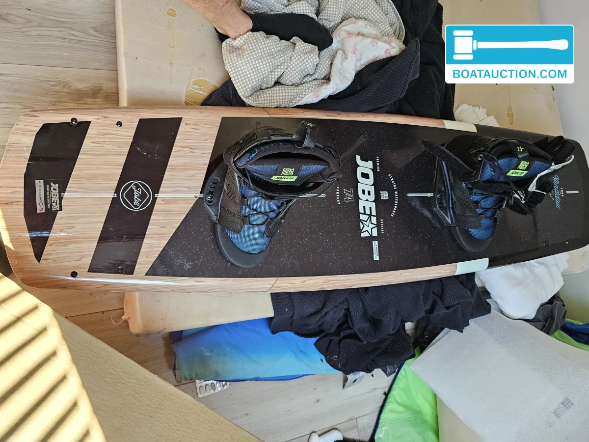 foto: 4 Glastron Bow
