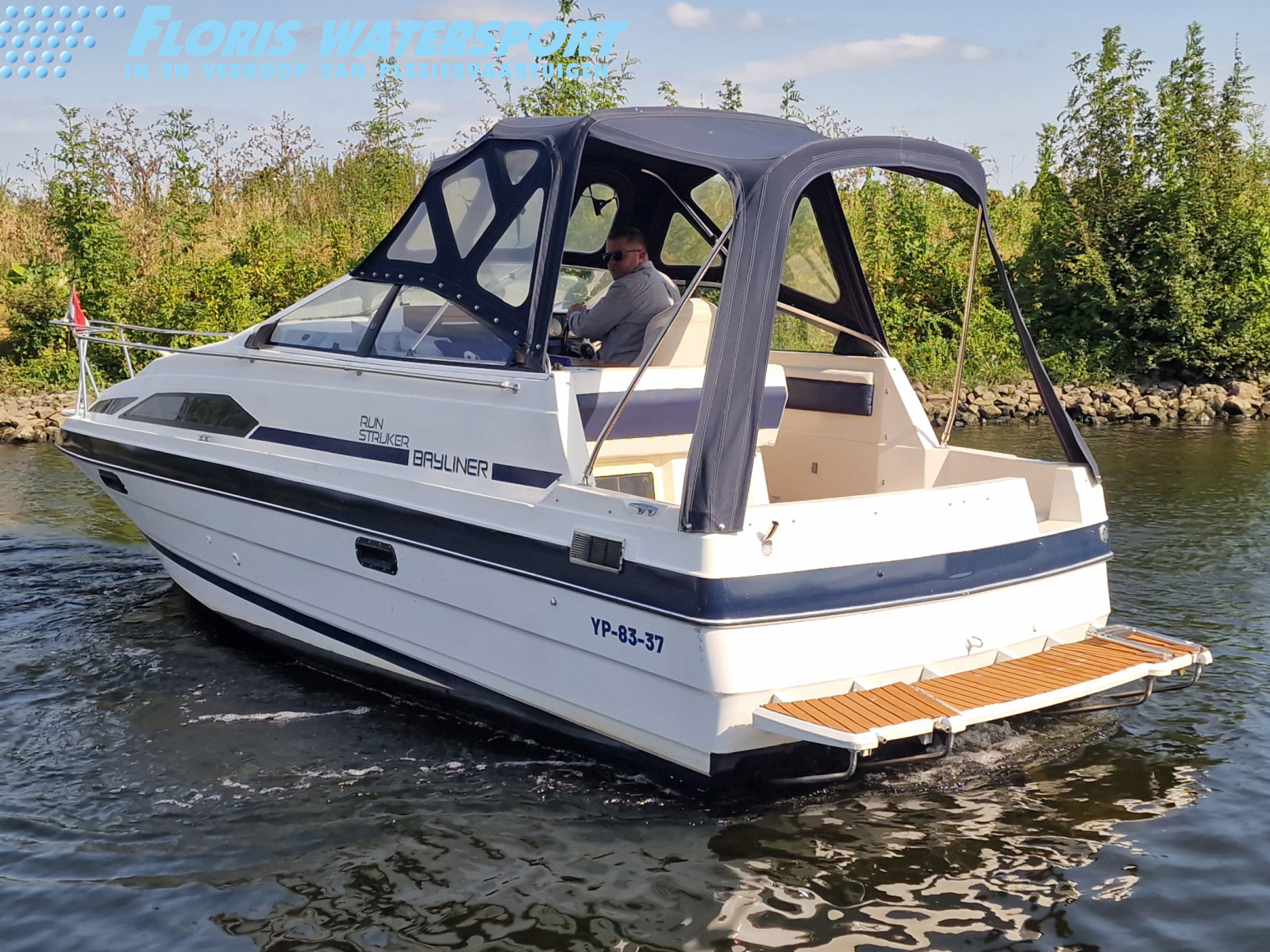 foto: 9 Bayliner 2455 Ciera