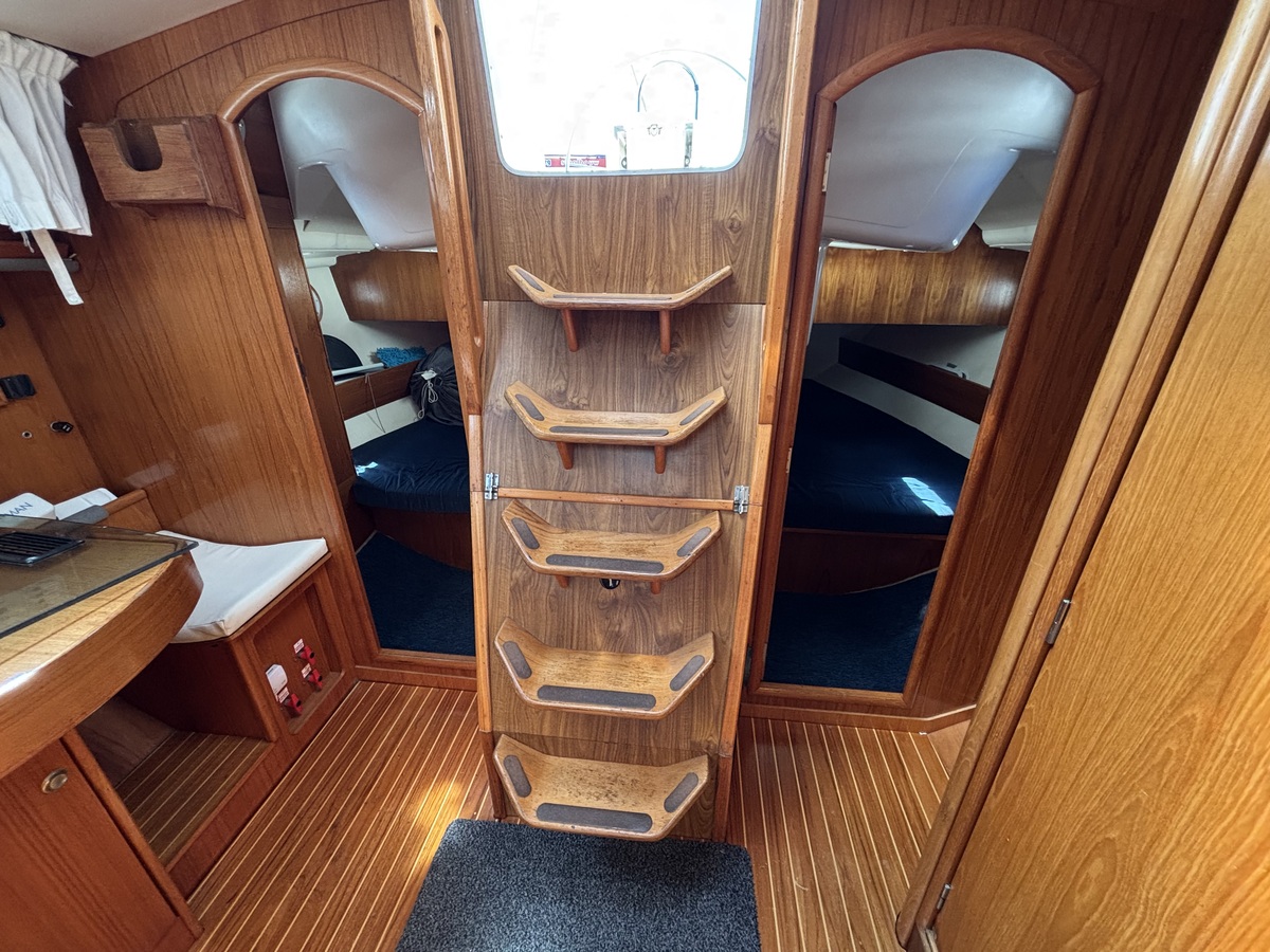 foto: 5 Jeanneau  Sun Odyssey 37.1