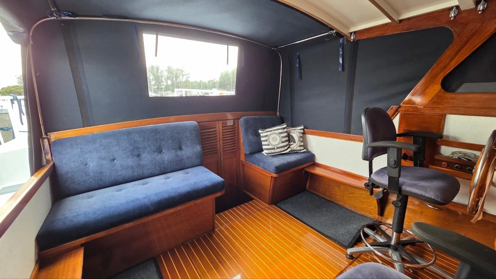 Crown Crown Cruiser Sport