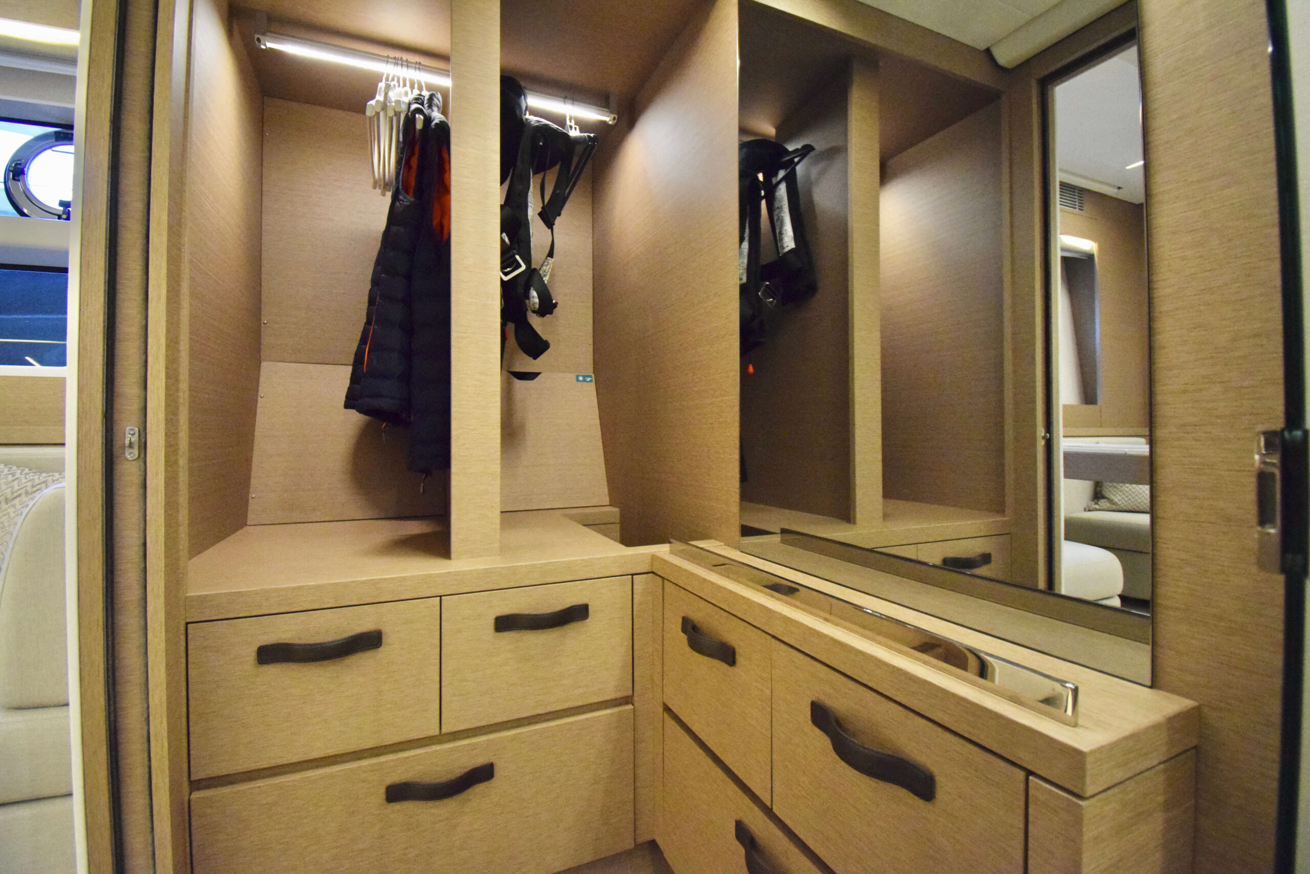 foto: 6 Prestige 590 Flybridge #49