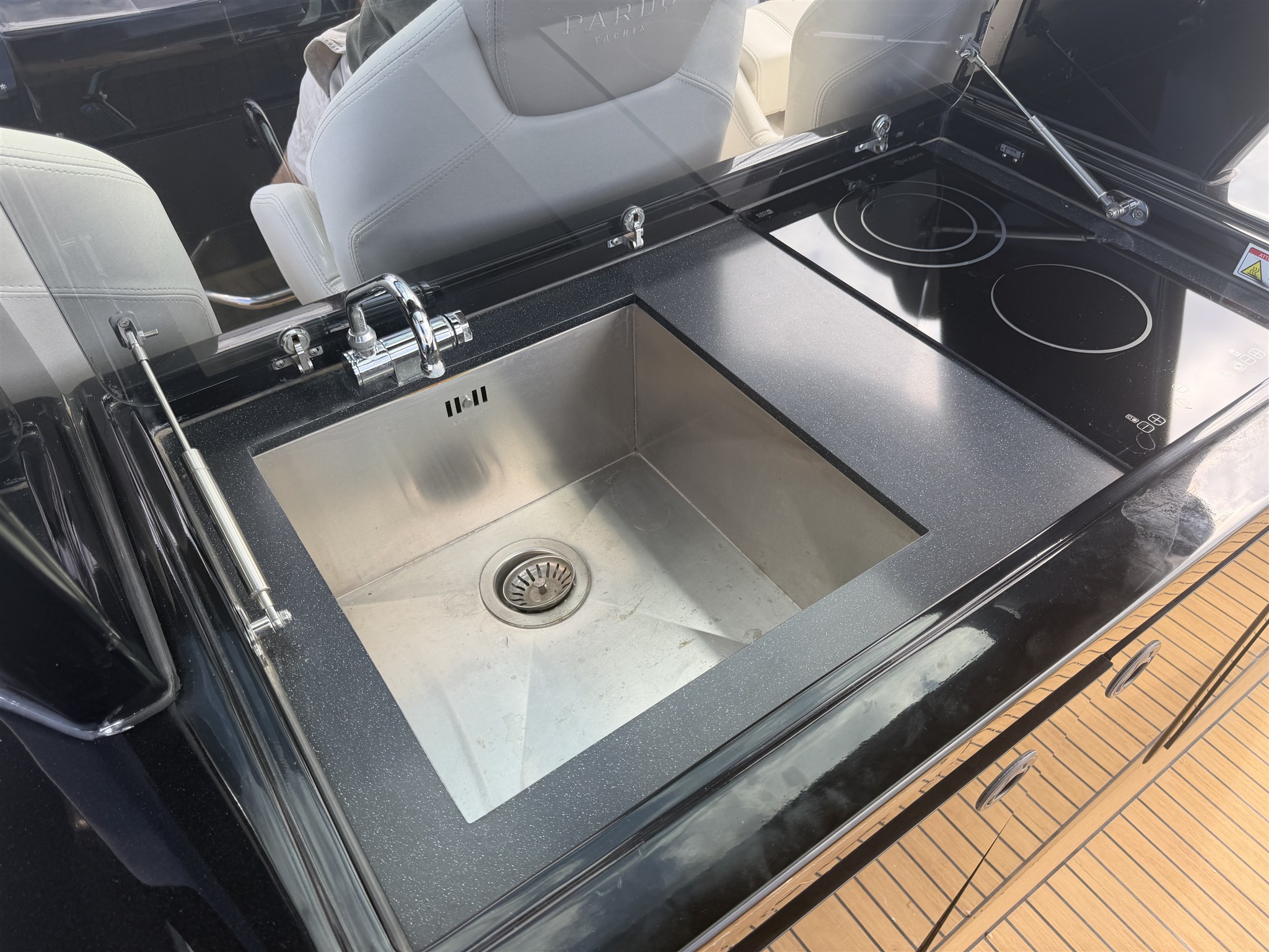 foto: 5 Pardo Yachts 43