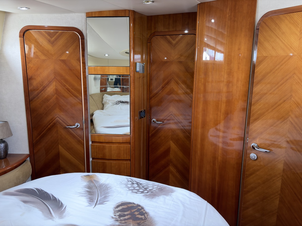 foto: 8 Azimut 46 Fly