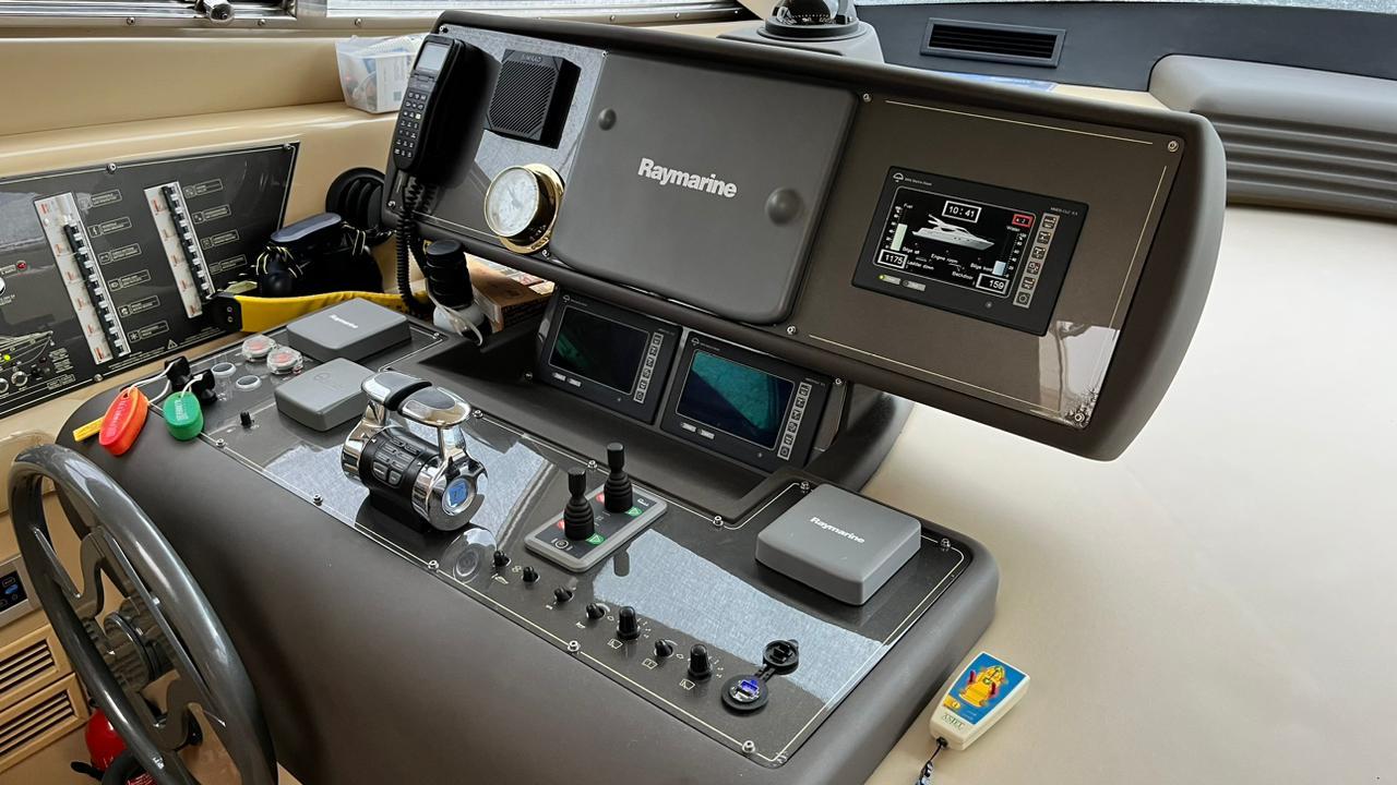 foto: 5 Ferretti  500 Elite