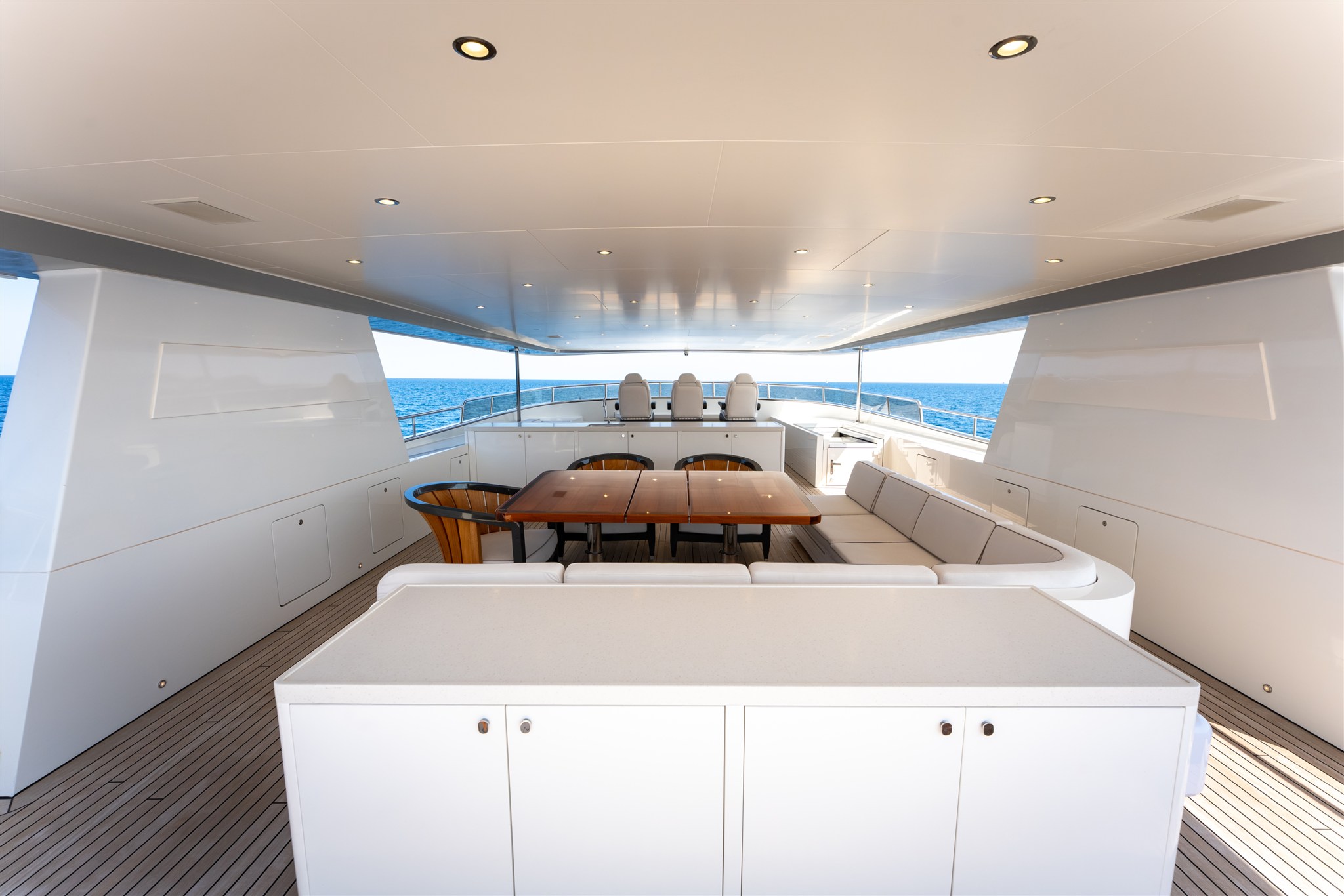 foto: 6 Van Der Valk Shipyard Custom Explorer