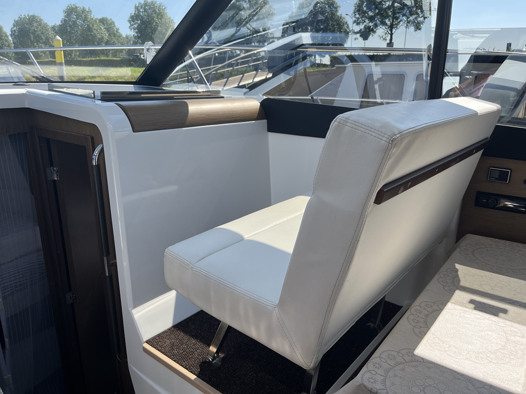 foto: 6 Jeanneau NC 9