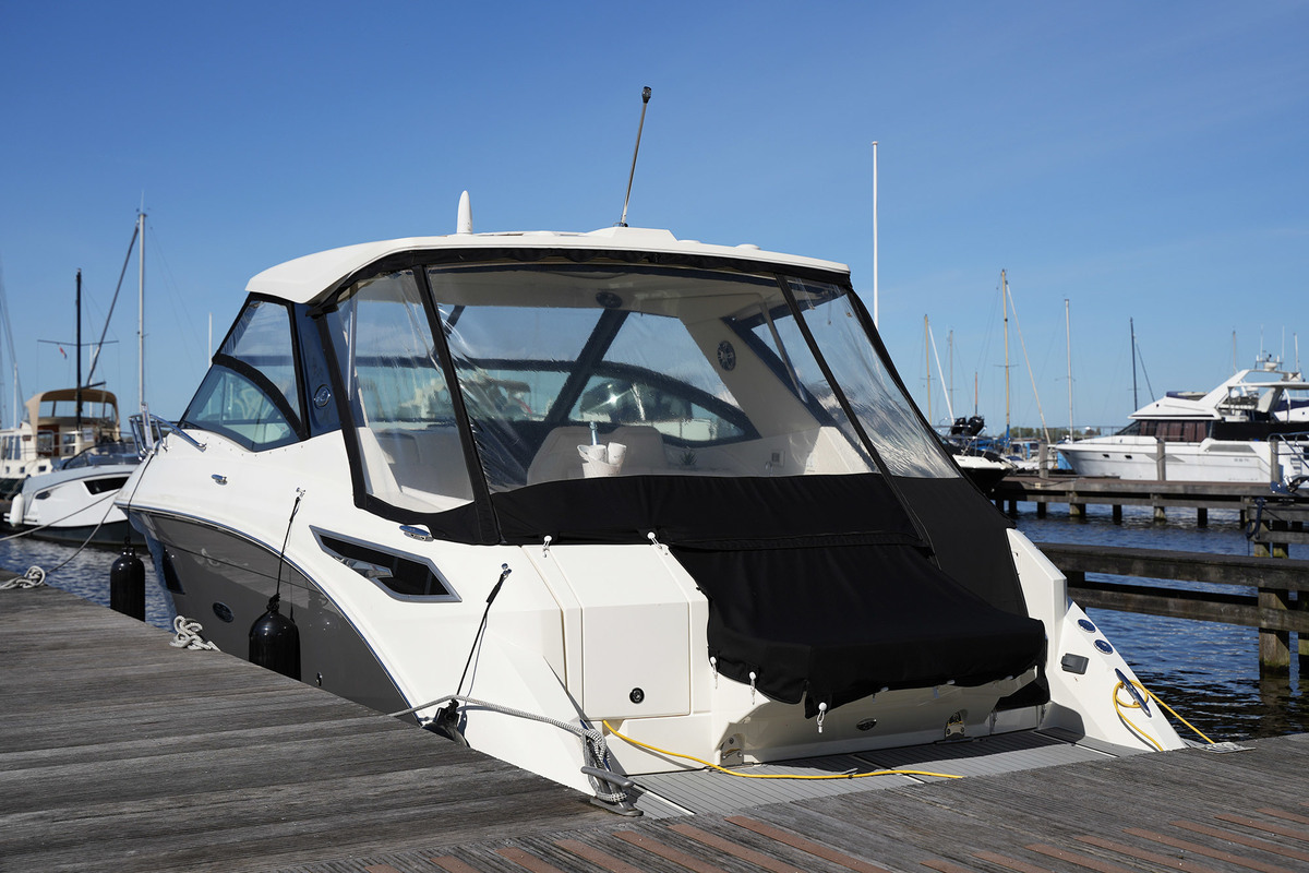 foto: 8 Sea Ray Sundancer 320