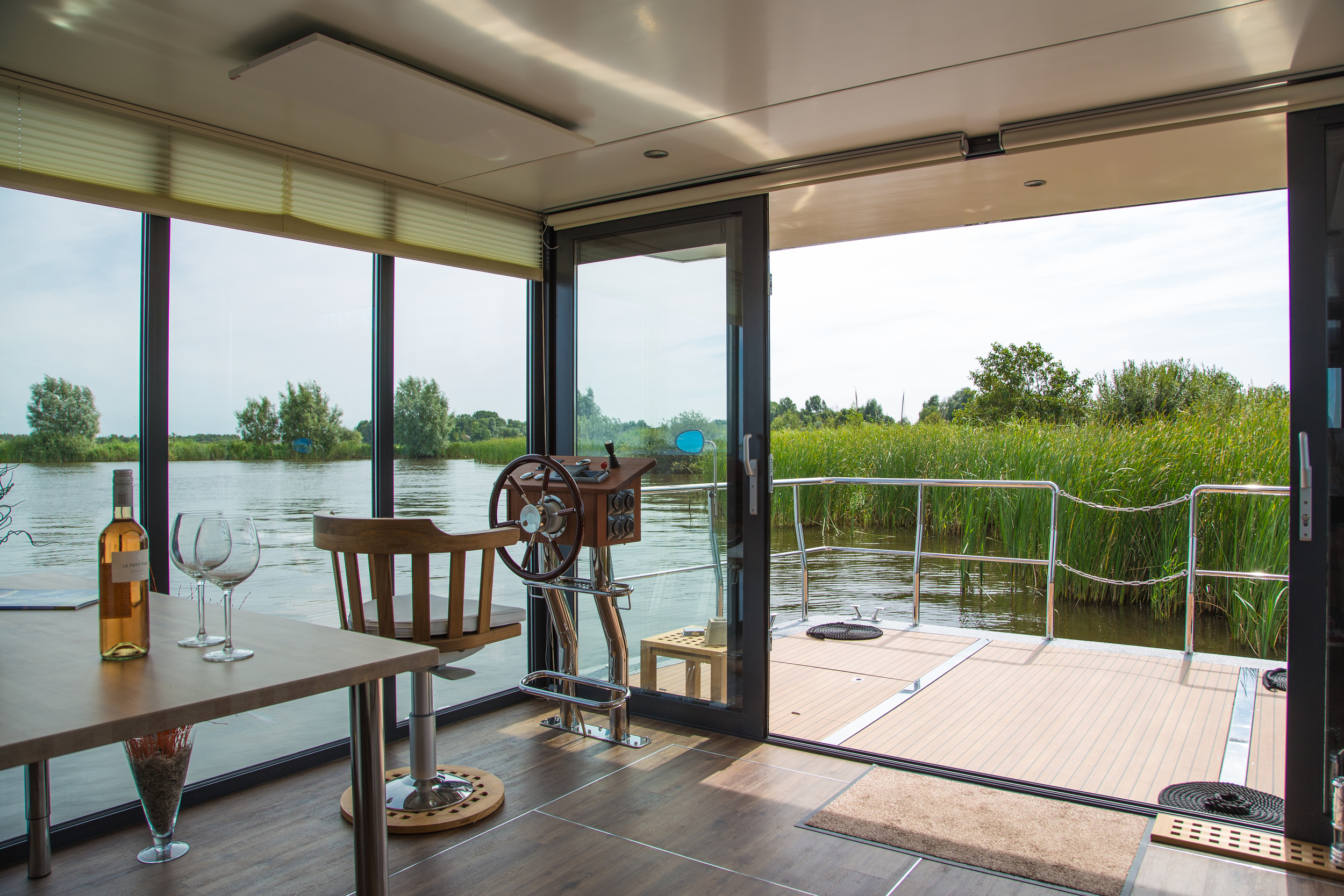 foto: 5 La Mare Houseboat Met Ligplaats Model DFS Aluminium