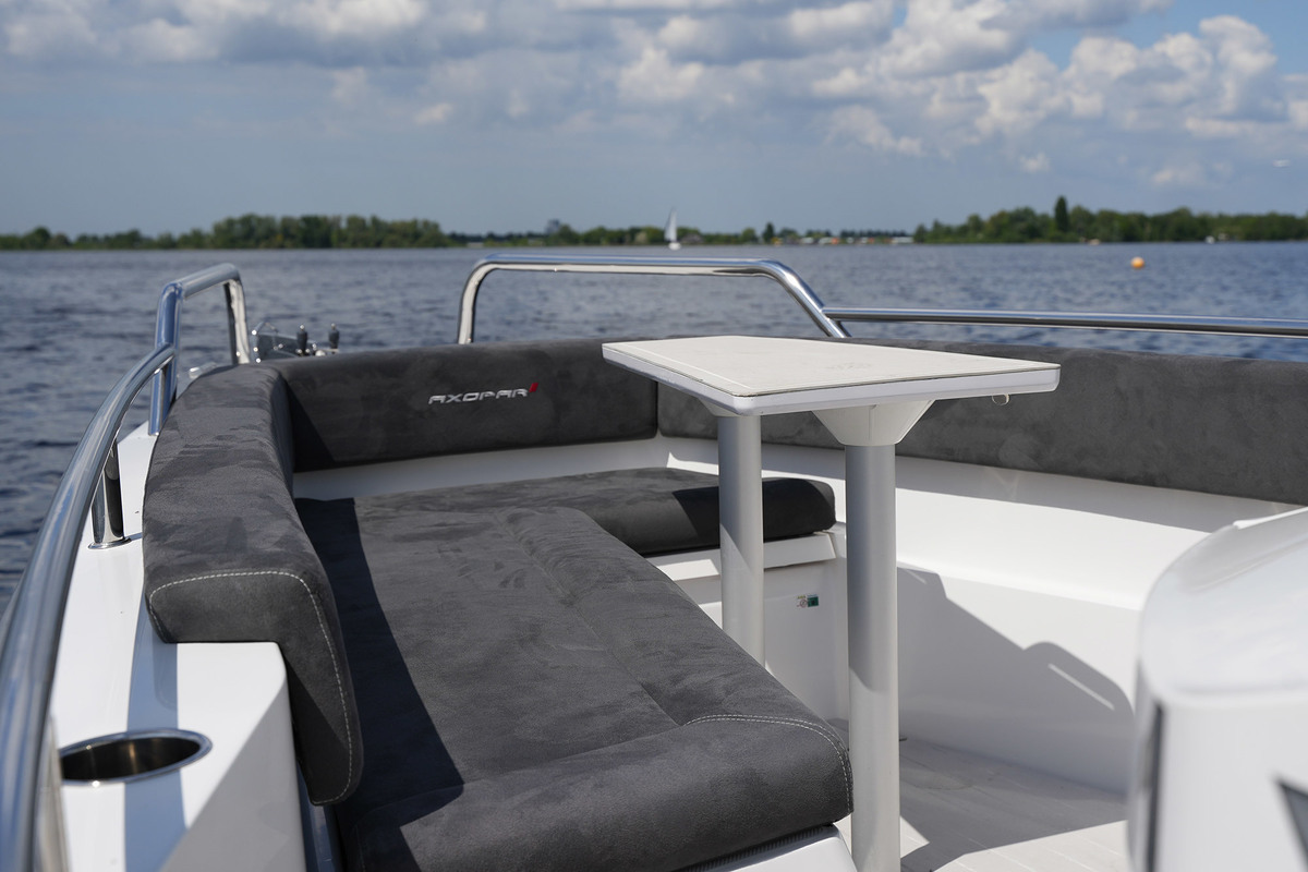 foto: 11 Axopar 28 Cabin