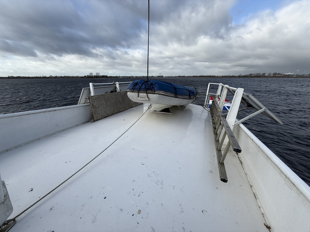 foto: 9 Ex-Patrouille Vaartuig Varend Woonschip