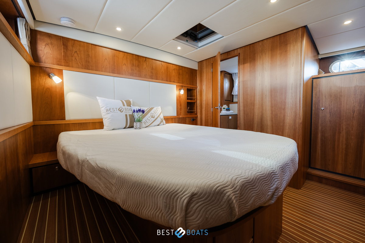 foto: 6 Linssen  Grand Sturdy 40.0 AC