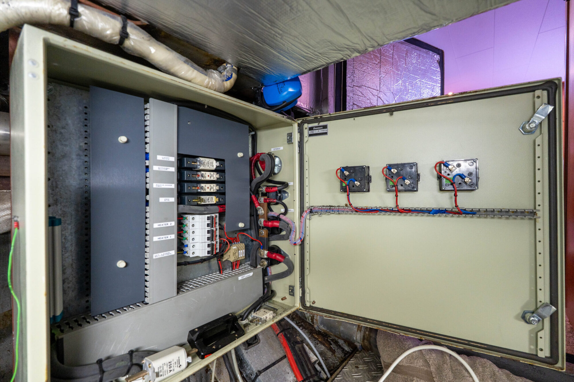 foto: 18 Pieter Beeldsnijder Pieter Beeldsnijder Spiegelkotter 15.00 VS